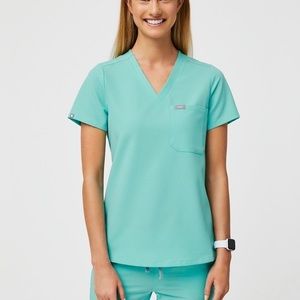 FIGS EUC Catarina scrub top, size XS. Rare Aqua color.